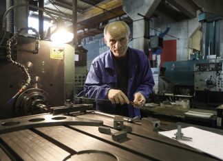 Radnici ITAS-Prvomajske bez plaća Radnici ITAS-Prvomajske bez plaća: izvršni direktor Dragutin Varga započeo je štrajk glađu