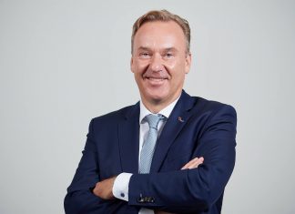 Gerald Vogt naslijedio Rolfa Strebela na mjestu izvršnog direktora Stäubli Group Gerald Vogt naslijedio Rolfa Strebela na mjestu izvršnog direktora Stäubli Group