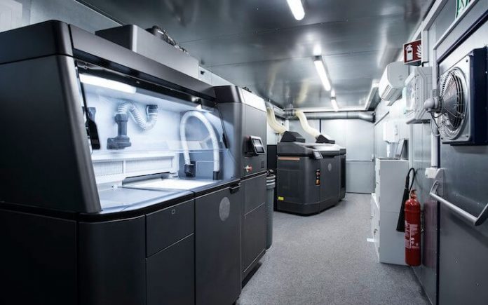 Daimler Buses deploys mobile 3D printing centre to produce spare parts