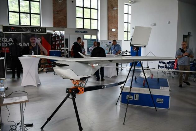 Prezentacija dronova i protudronske opreme na konferenciji